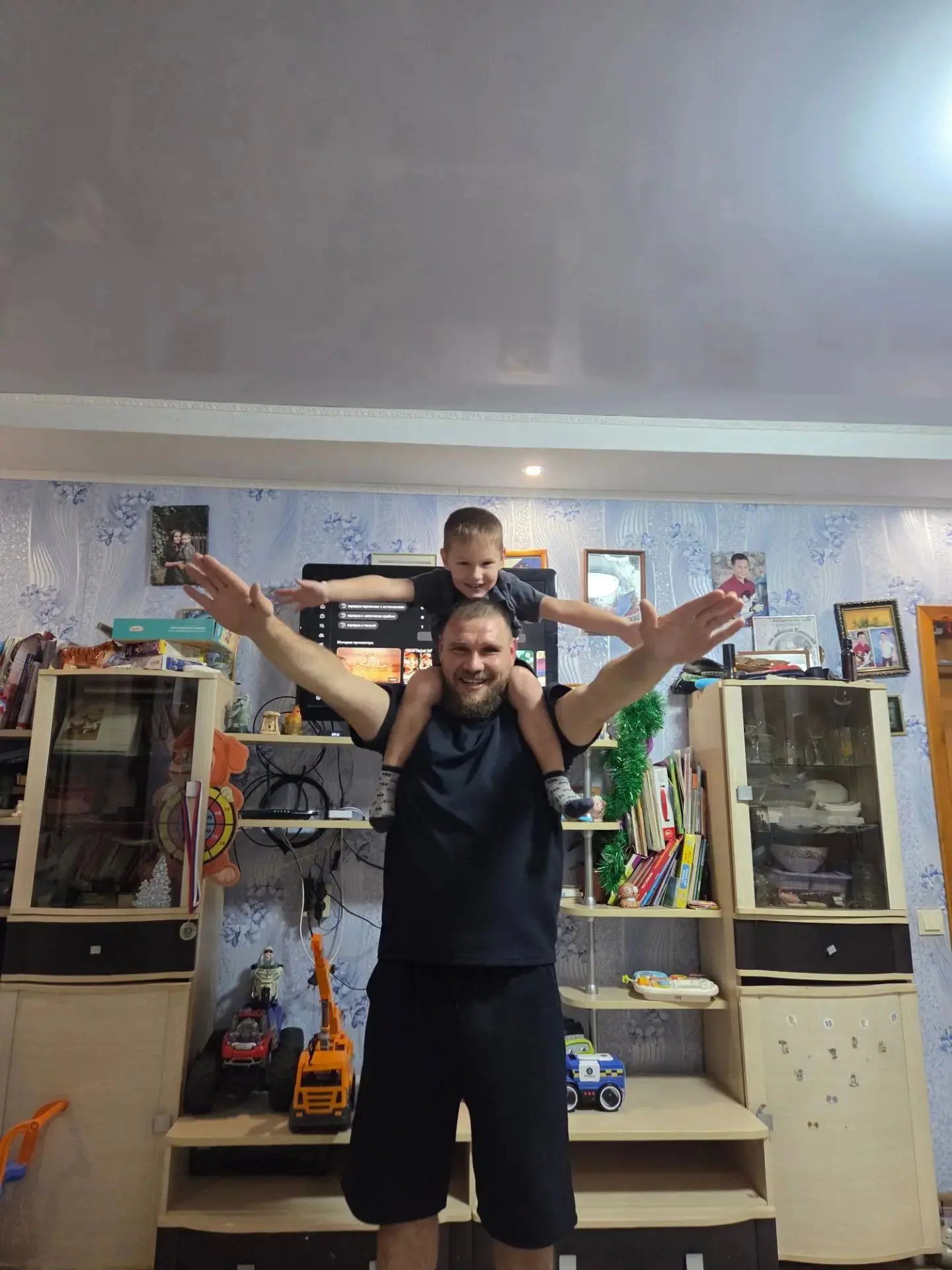 💪 Папа и сын — настоящая спортивная команда!
