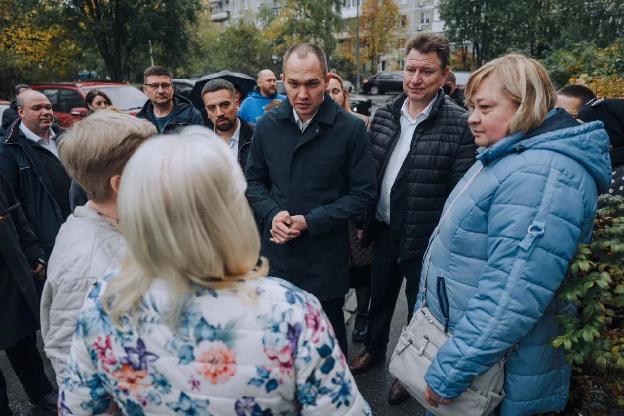 💼 Сергей Горбунков выехал в п. Юность, чтобы проверить качество текущего ремонта в дом...