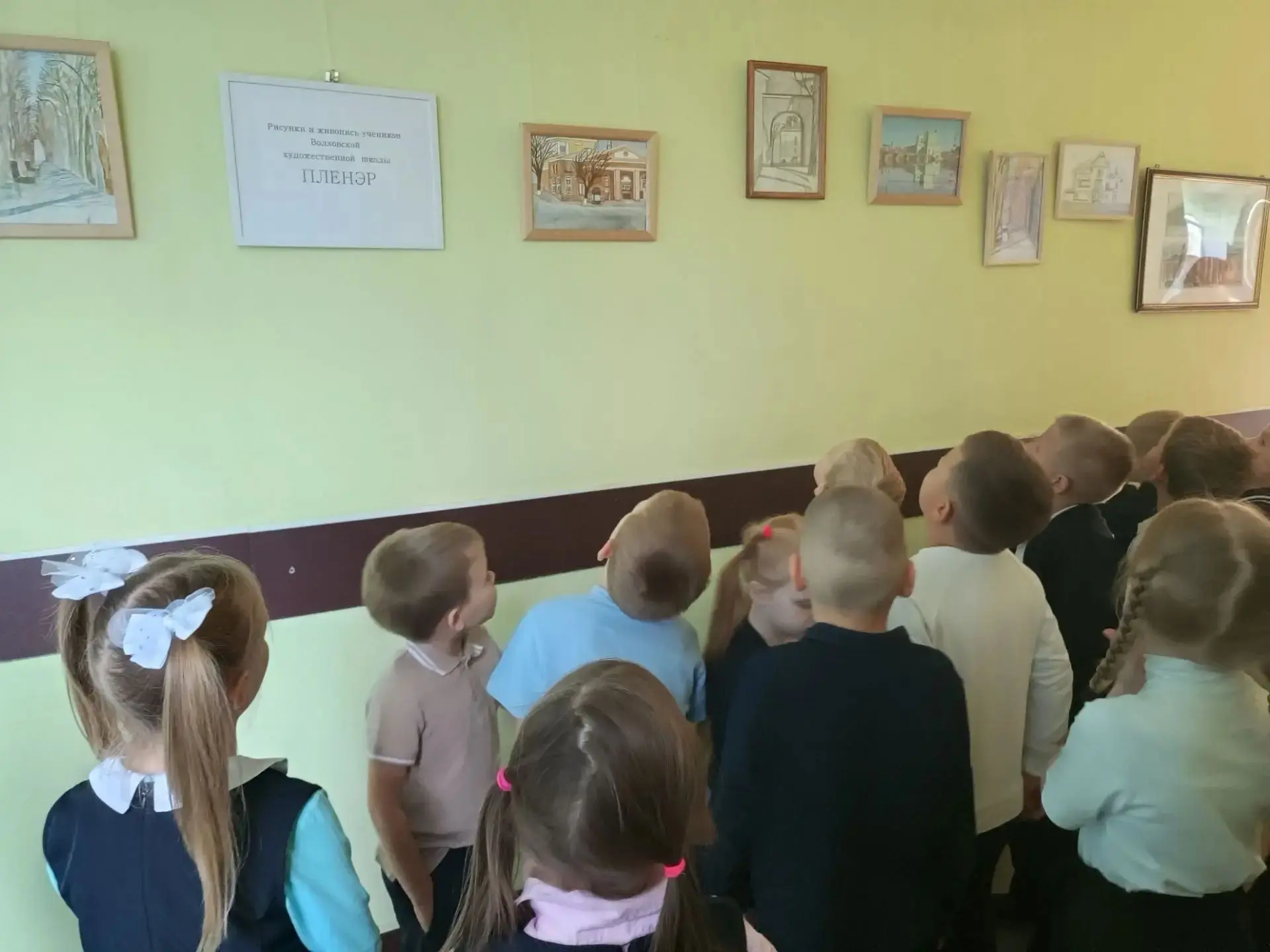 Волховская осень глазами юных художников: в МОБУ «Сясьстройская СОШ №2» открылась выста...