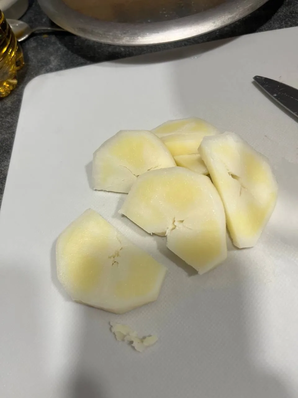 «Вкус отвратительный»: калужанка пожаловалась на качество магазинной картошки