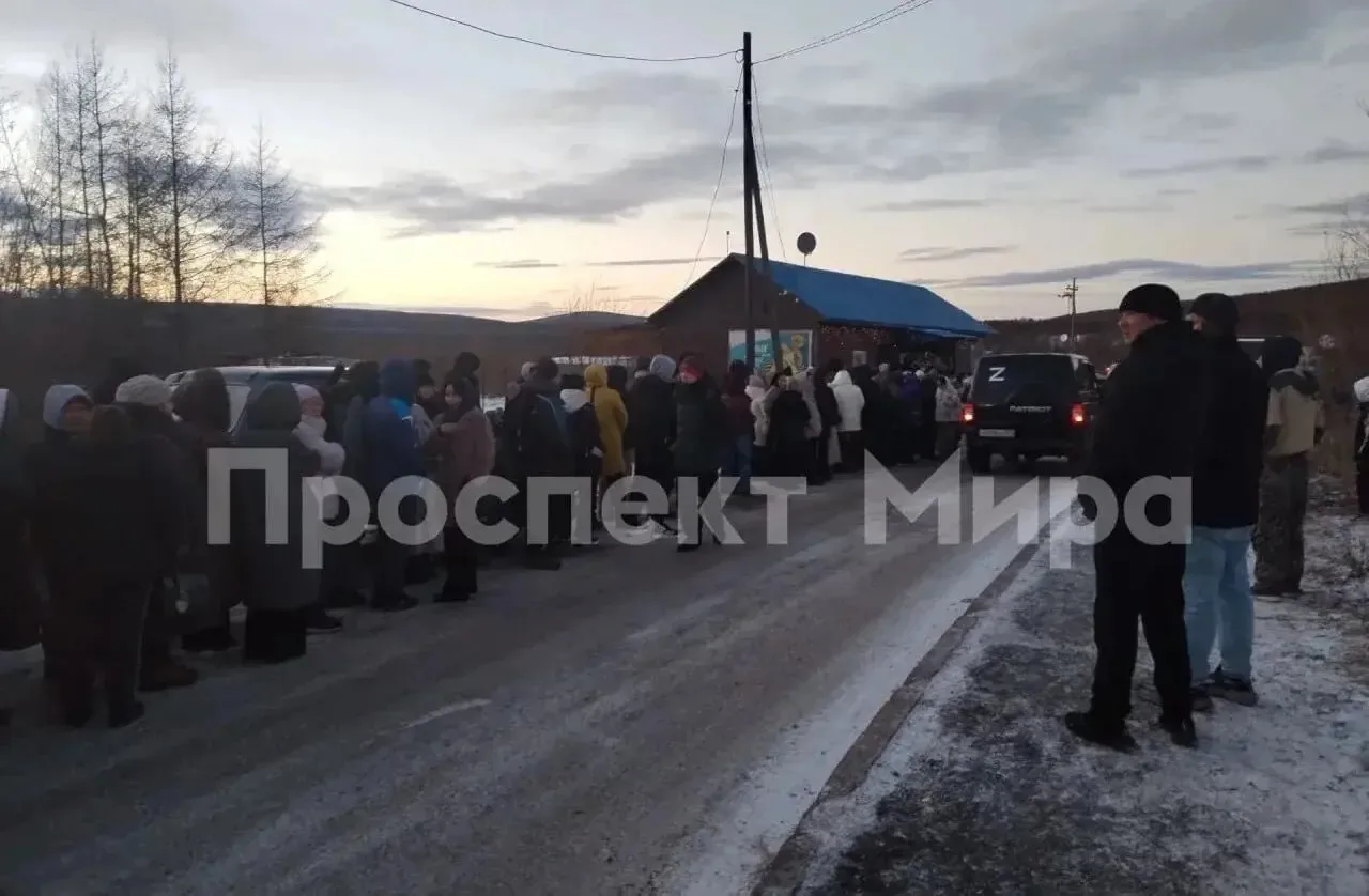 В Эвенкии из‑за перебоев с поставками продуктов у единственного магазина в Туре выстрои...