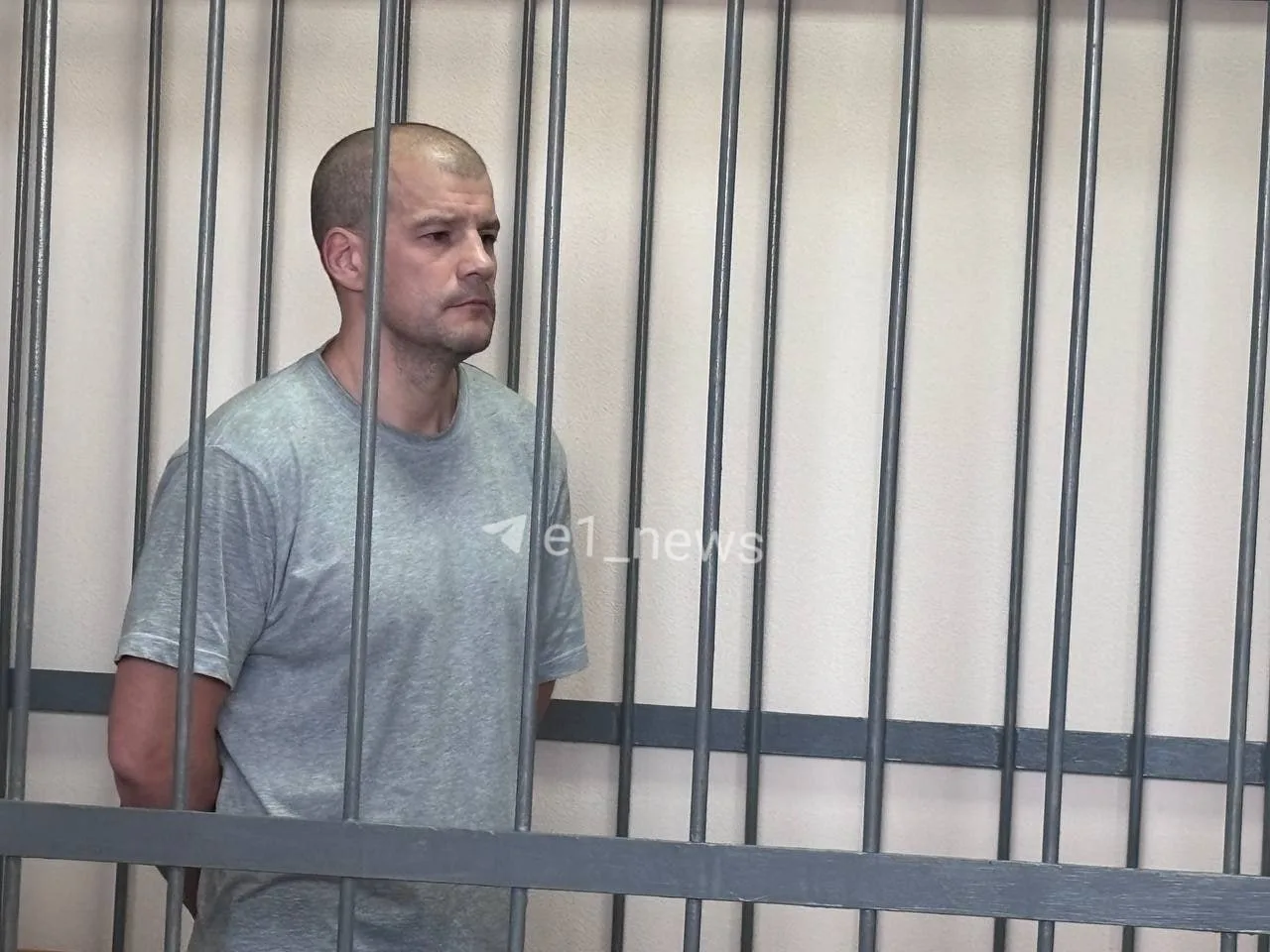 Главное: таксист из Екатеринбурга устроил стрельбу на Уралмаше — и уехал в колонию особ...