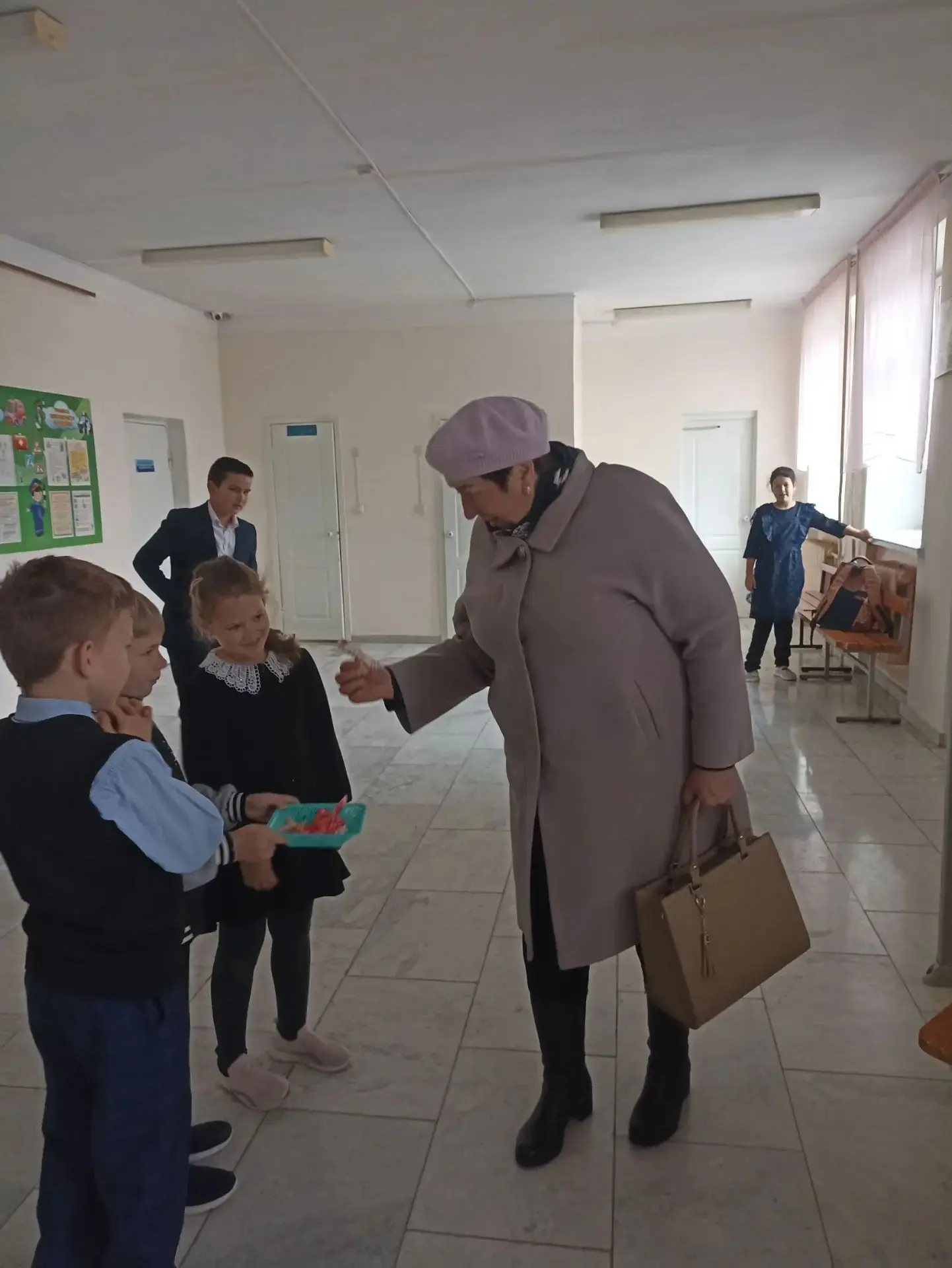 🔮 Активисты Движения Первых подготовили для учителей нашей школы праздничные предсказа...