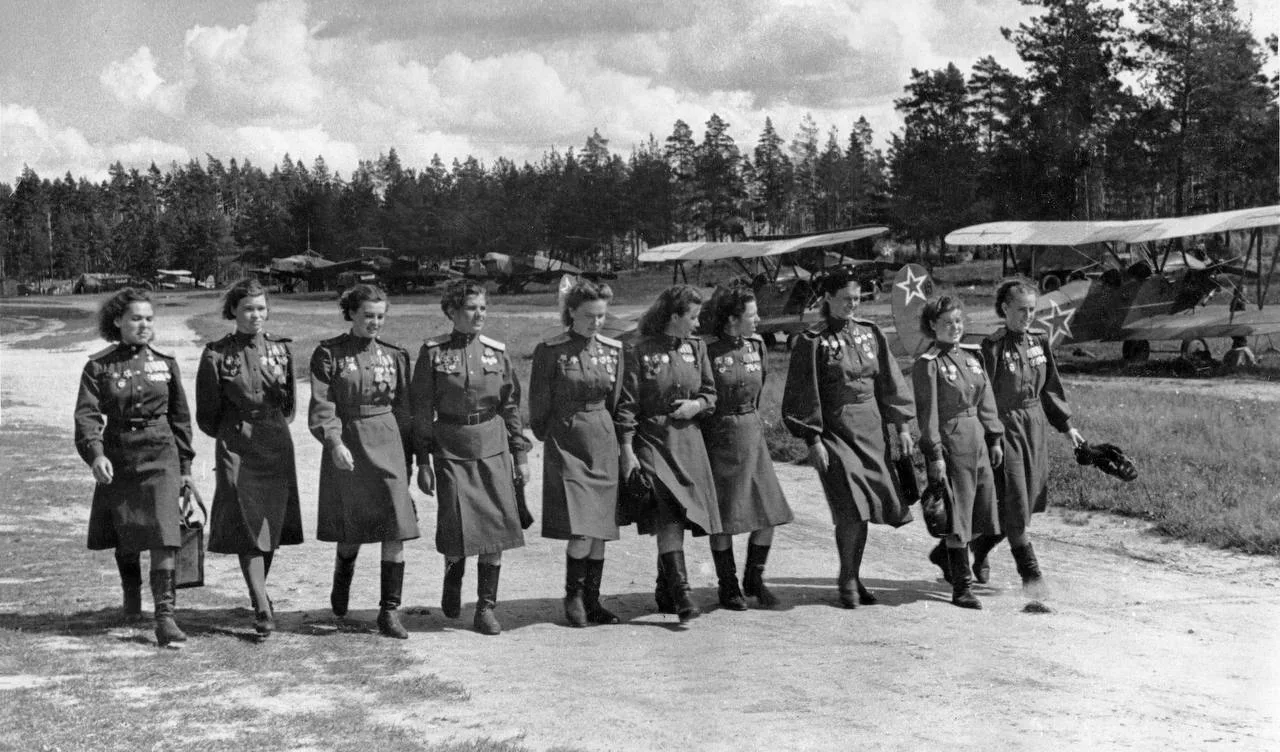 🧑 8 октября 1941 года — народный комиссар обороны СССР И. В. Сталин подписал приказ «О...