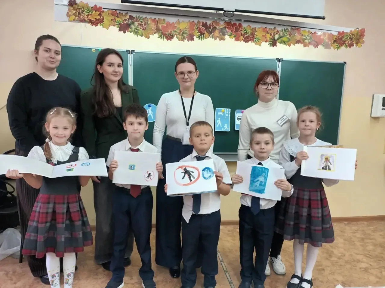 🚦 Маленькие пешеходы — большие правила! В 1«Б» прошел урок дорожной грамотности