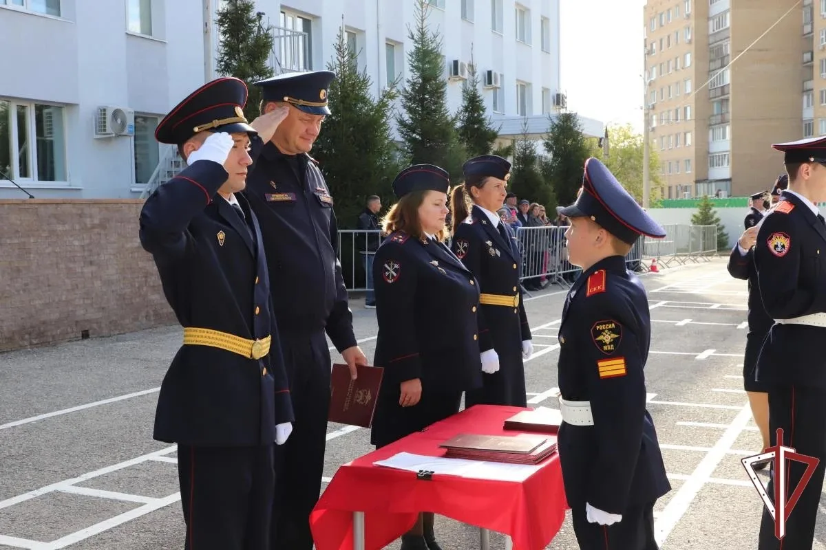 В Самаре росгвардейцы приняли участие в церемонии принятия торжественного обещания кадет