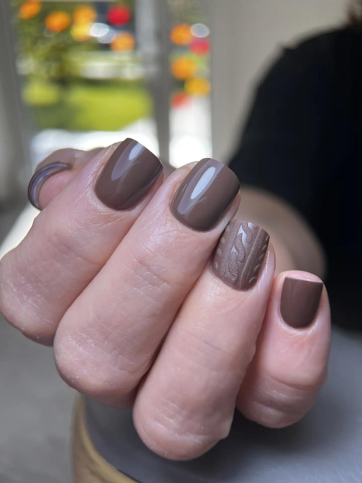 Вязаный маникюр в шоколадном оттенке 🧶🍫