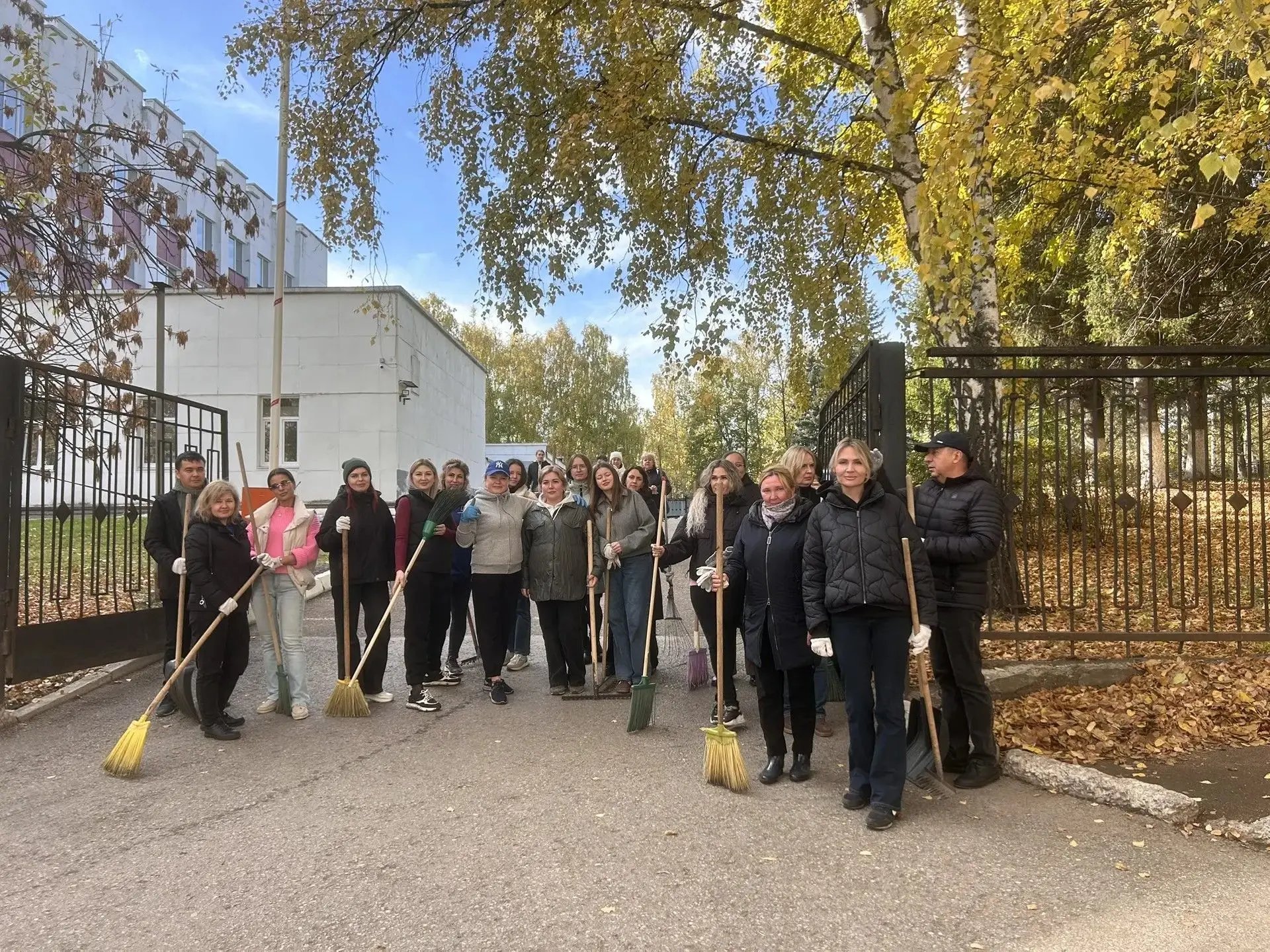 Администрация Калининского района на санитарной пятнице.