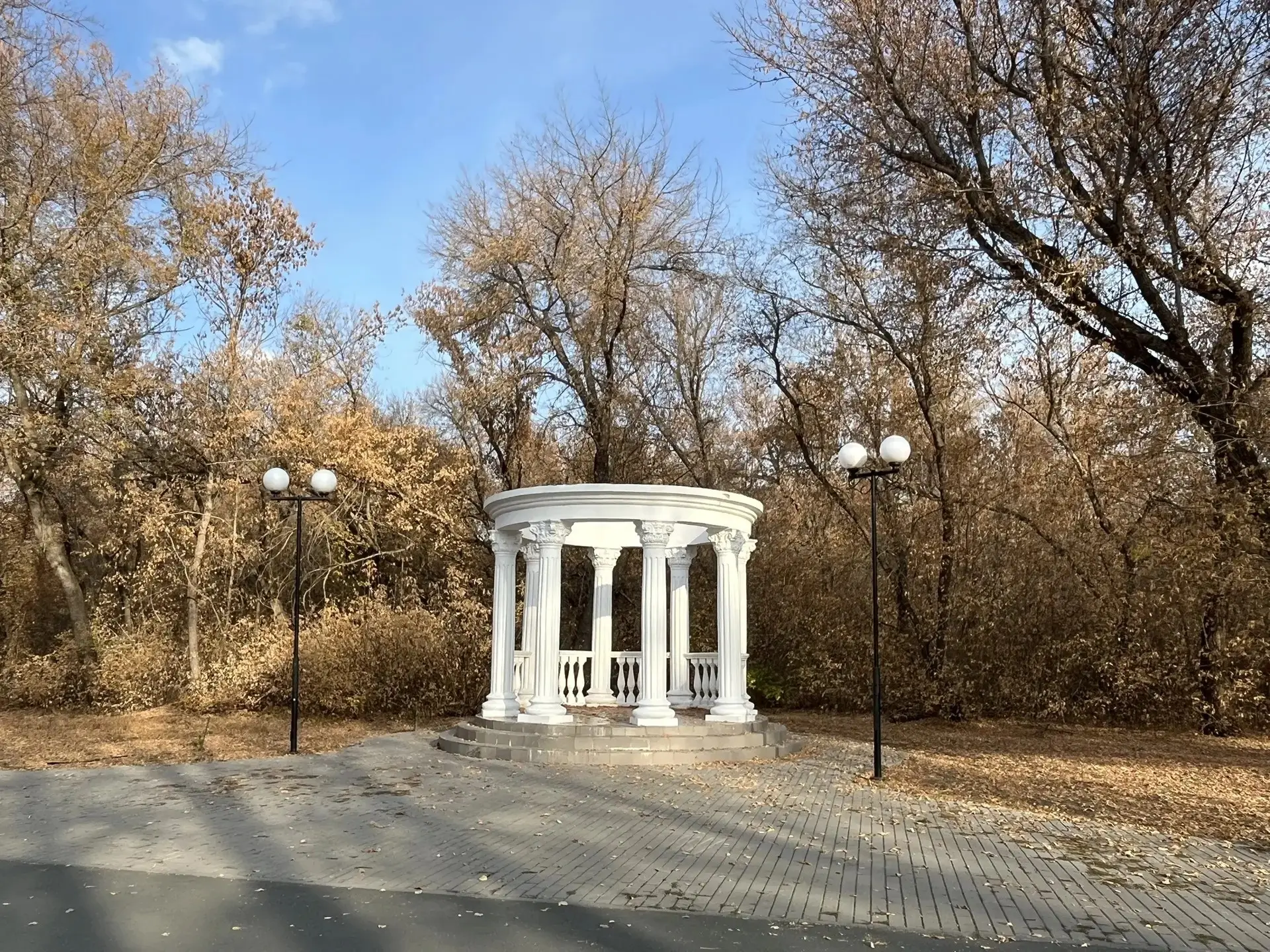 🍁 Золотая осень в самом разгаре, а сегодня — один из самых уютных и атмосферных праздн...