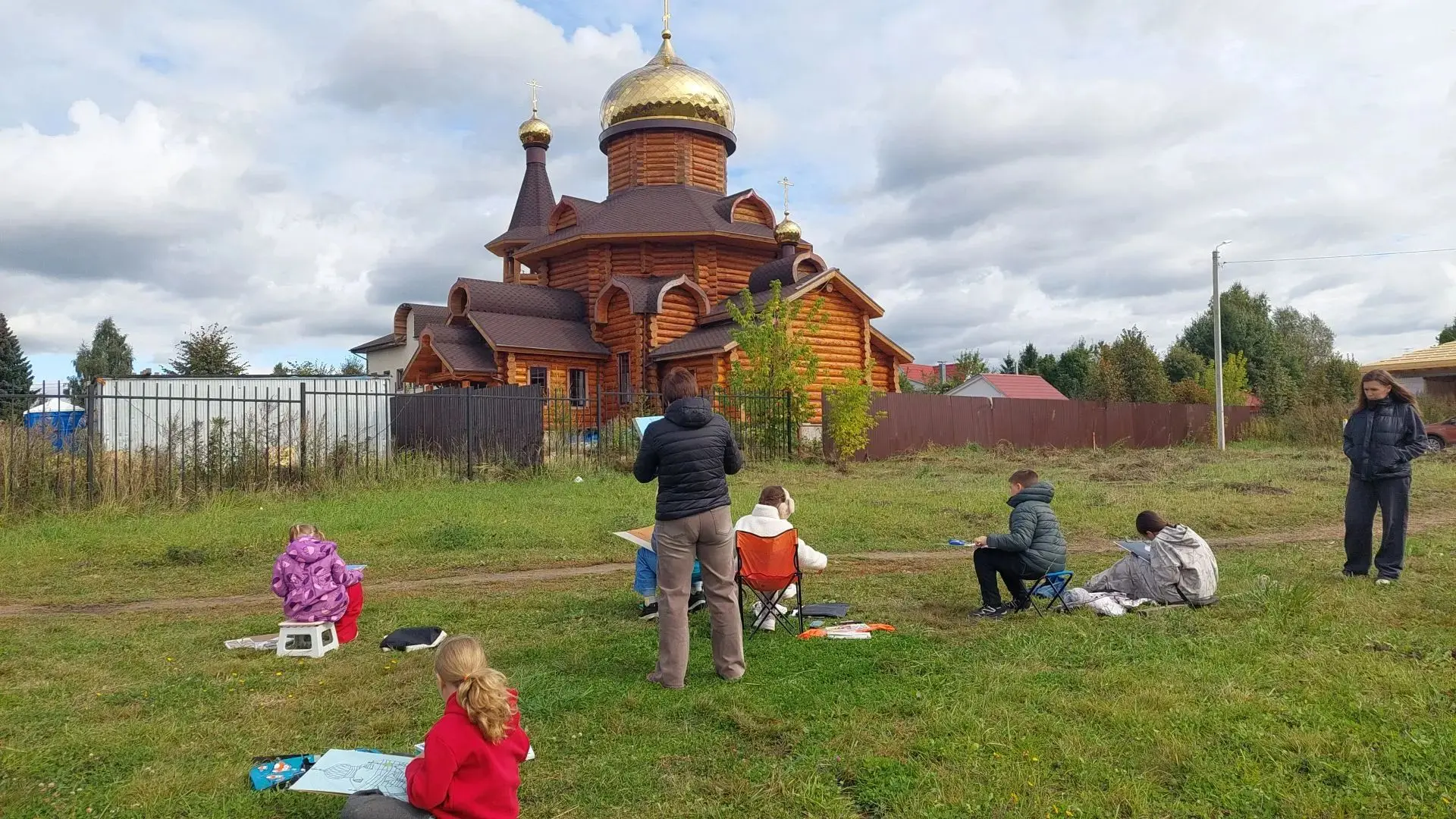 🎨 В объединении "Зеленый ежик" прошел осенний пленэр.