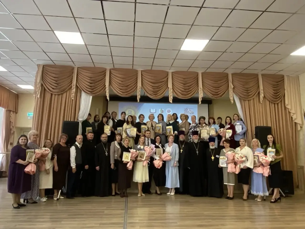 🎓 Учить не только знаниям, но и добру: Валентина Леонидовна Чабан представила школу на...