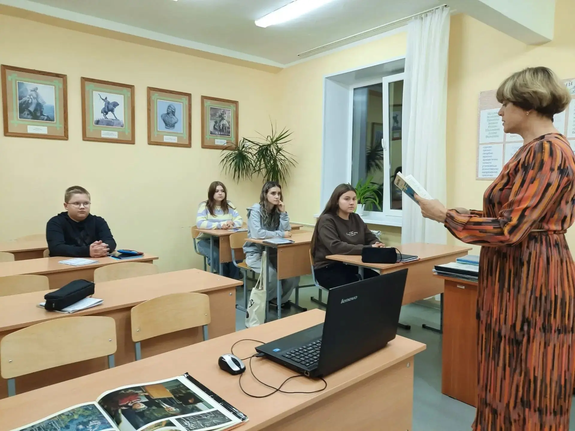 Традиционно в нашей республике в области культуры и искусства вторая декада октября пос...