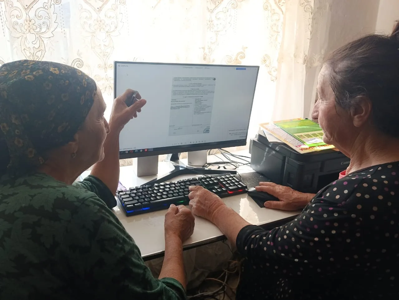✨ «Бабушка и дедушка онлайн»: как в Баксанском районе помогают старшему поколению освои...