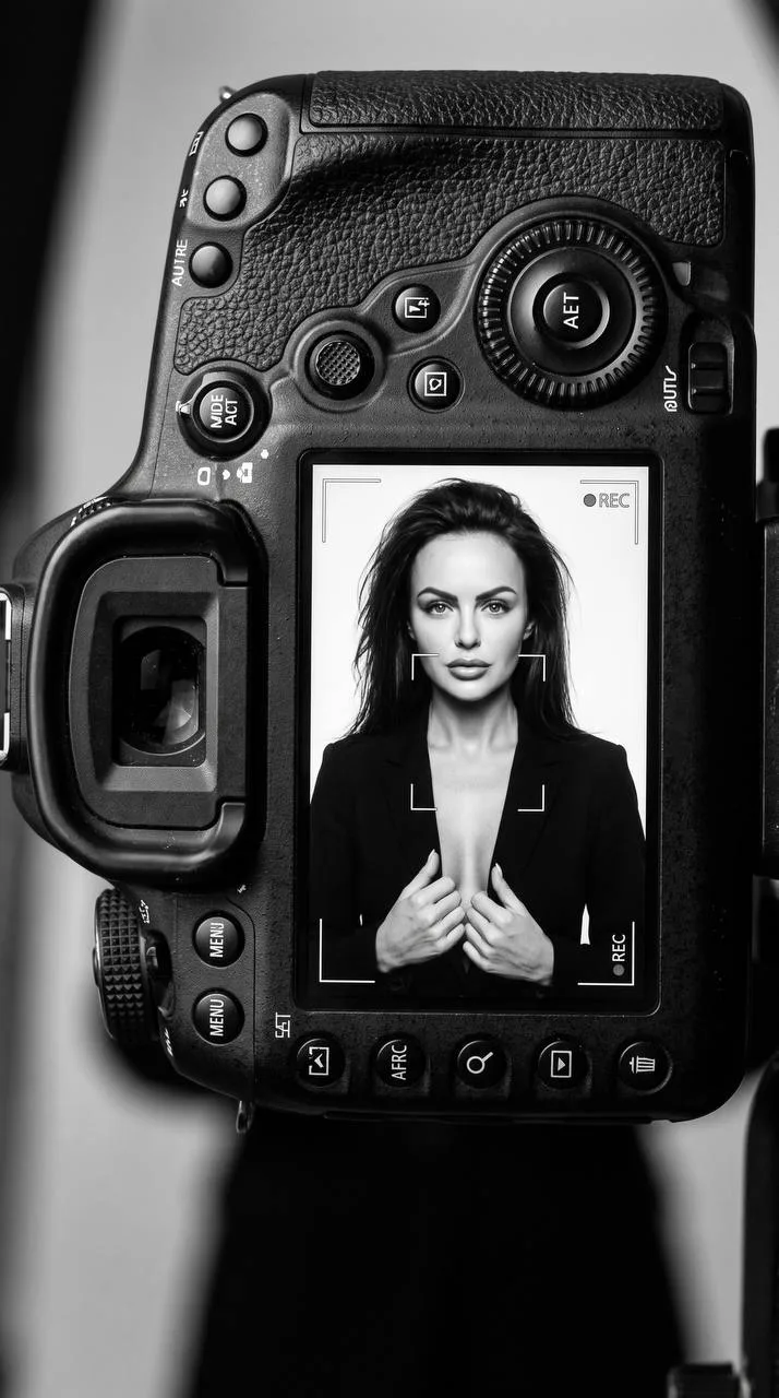 📷 Портрет на экране фотоаппарата