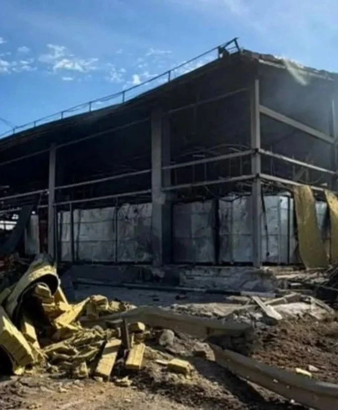 🔥 Последствия атаки БПЛА на супермаркет "Таврия В" в Маяках в Одесской области