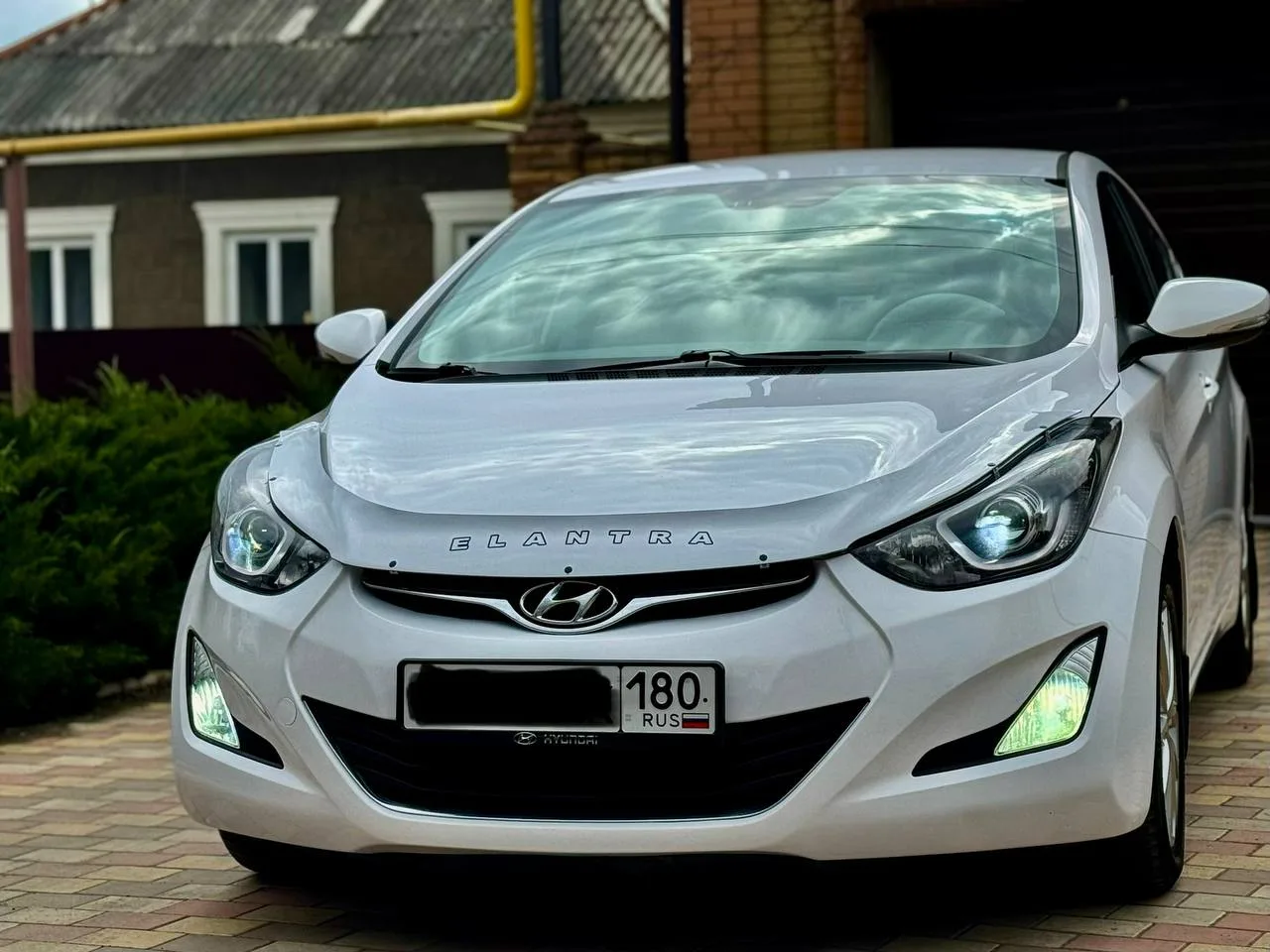 Продам Hyundai Elantra 2014 г 1.8 АТ(150(л.с) родной пробег 156 000 км  автомобиль в от...