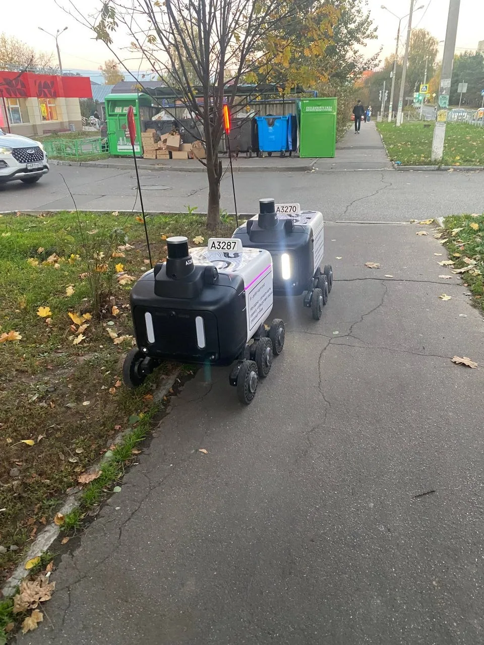 Выяснили подробности про запуск роботов Яндекса в Домодедово. Первые два робота, замече...