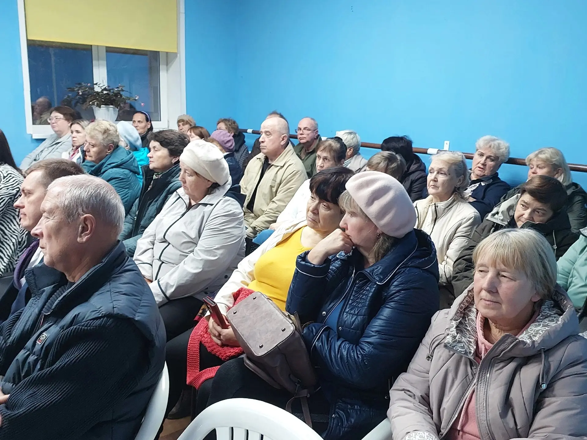 🏥 В поселке Сазоново прошла встреча руководства округа и представителей Чагодощенской ...