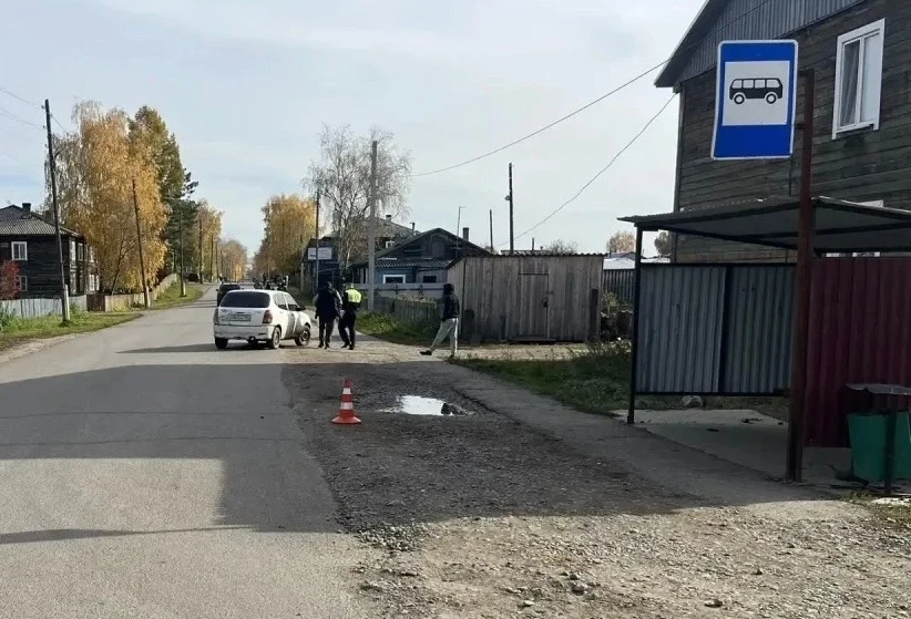 В Лесосибирске сотрудники Госавтоинспекции проводят проверку по факту ДТП с несовершенн...