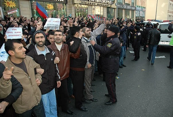 ❗️Массовые протесты в Азербайджане обнаружили слабость и шаткость власти «светского» Ал...
