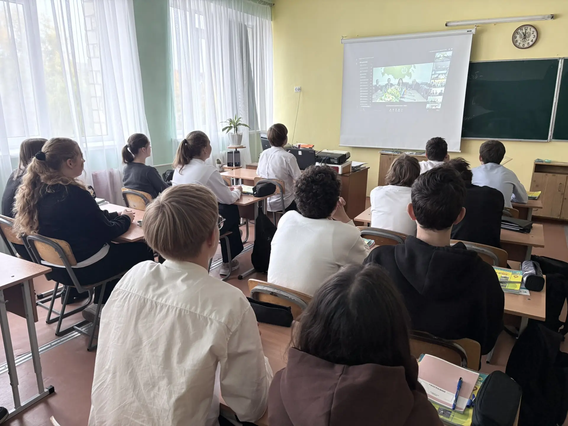 В рамках правового просвещения сегодня обучающиеся старших классов МБОУ СШ №15 приняли ...