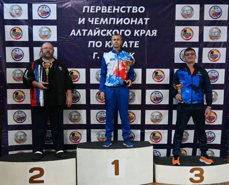 🥋 Более 250 спортсменов выступили на первенстве Алтайского края по каратэ