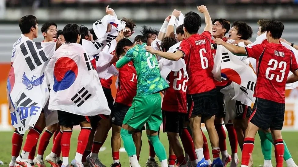 Оказывается, в 🇰🇷Южной, а не 🇰🇵 Северной Корее есть своего рода аналог советского ⚽...