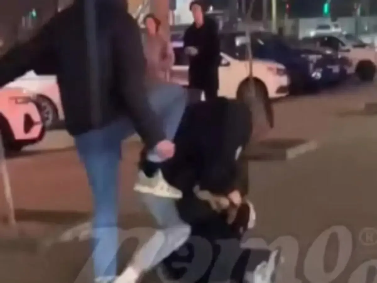 👊 Драка на Красноармейской: очевидцы сняли жёсткий конфликт возле автобуса №82 👊