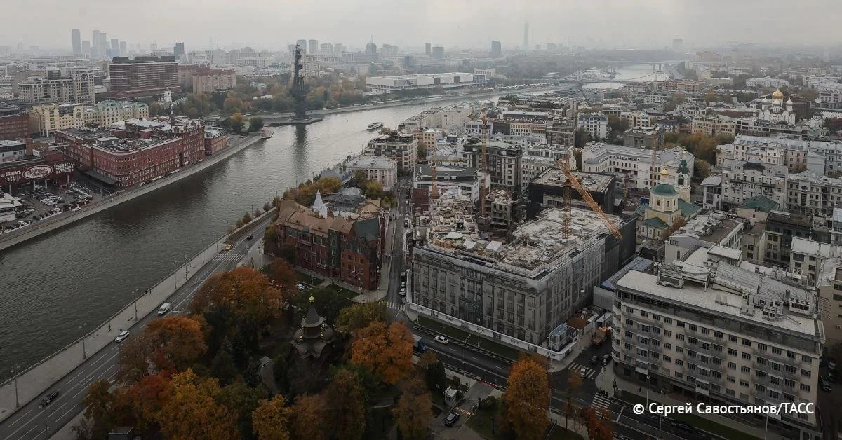 Число сделок на вторичном рынке жилья в Москве выросло на 5% за месяц, до 11,4 тыс. в с...