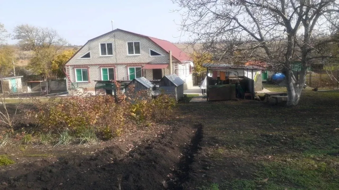 Меняю небольшое фермерское хозяйство в хуторе Степной кочубеевский район Дом двухэтажны...