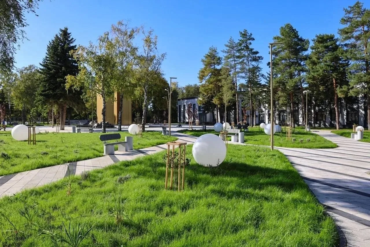 Друзья, благоустройство парка рядом с Дворцом культуры завершено!