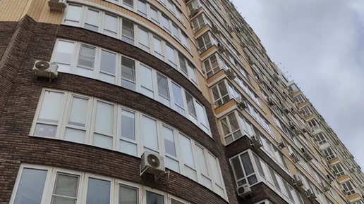 В Краснодаре неизвестные пытались проникнуть в чужие квартиры в ЖК на улице Тургенева