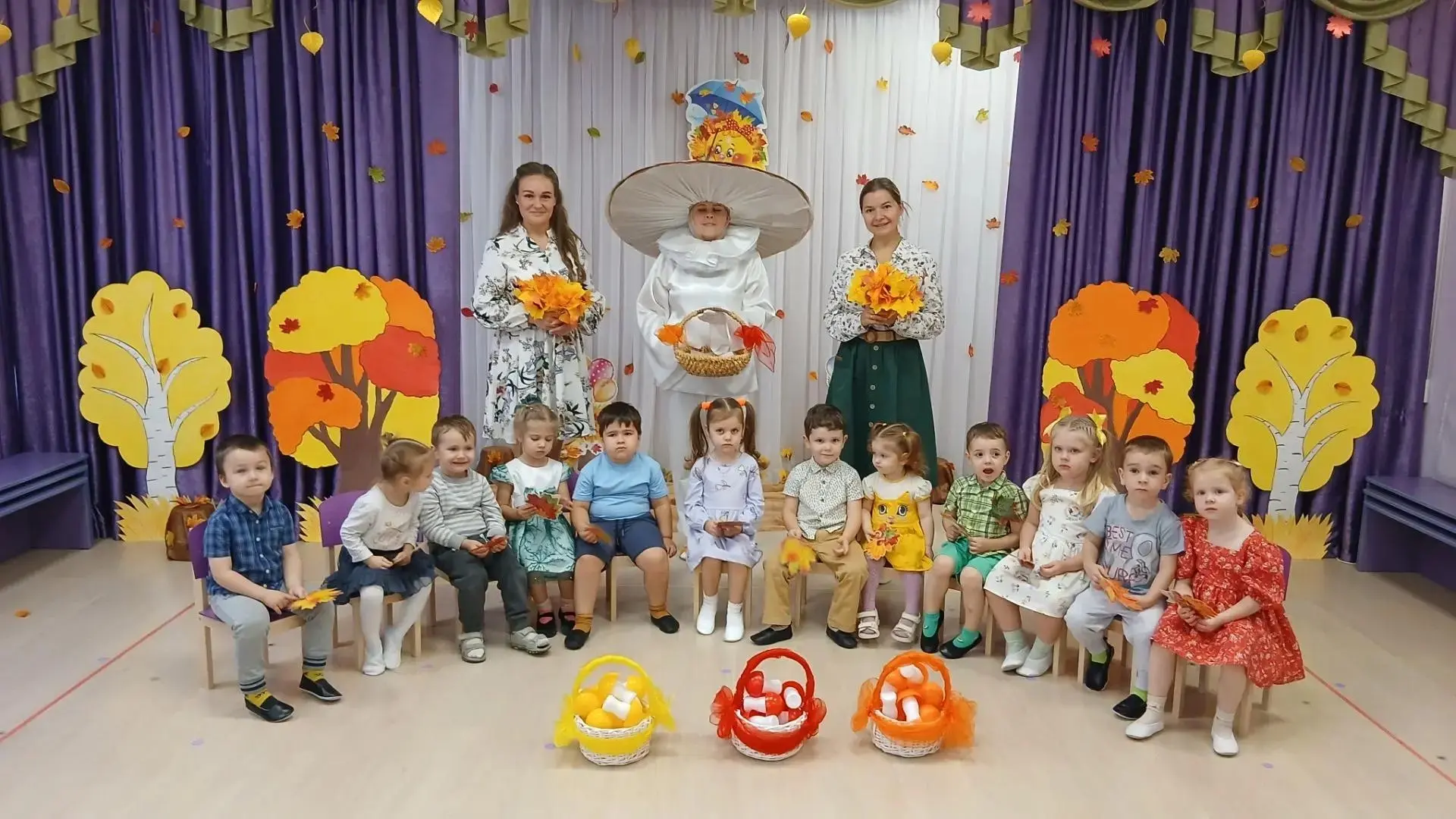 Осенние праздники в нашем детском саду. 🍁 Смотрите больше фотографий в нашей группе ВК...
