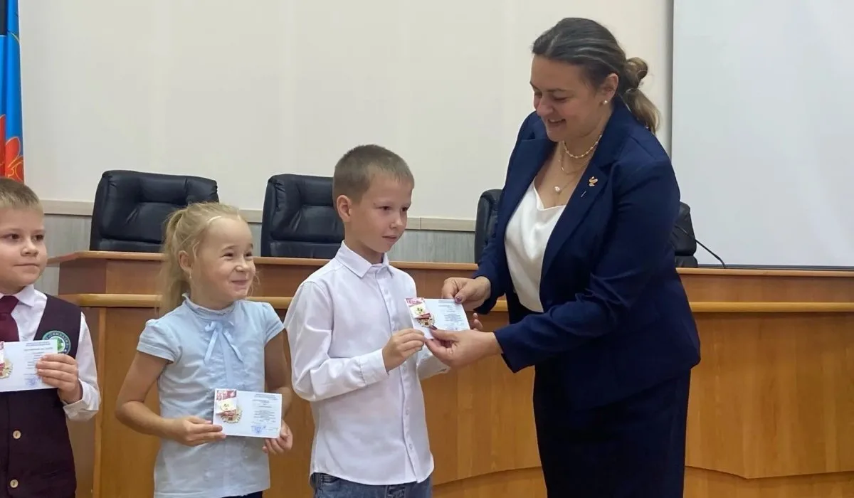 Дошколята сдали ГТО на отлично в Черногорске — награды вручила глава города