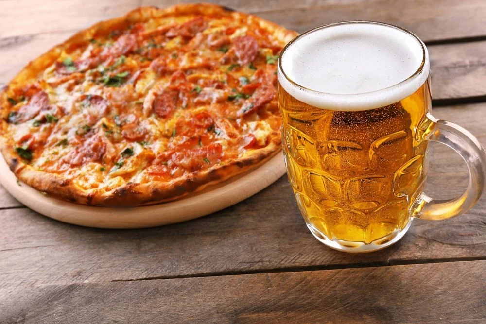 Сегодня отмечается Международный День пиццы и пива🍕🍺