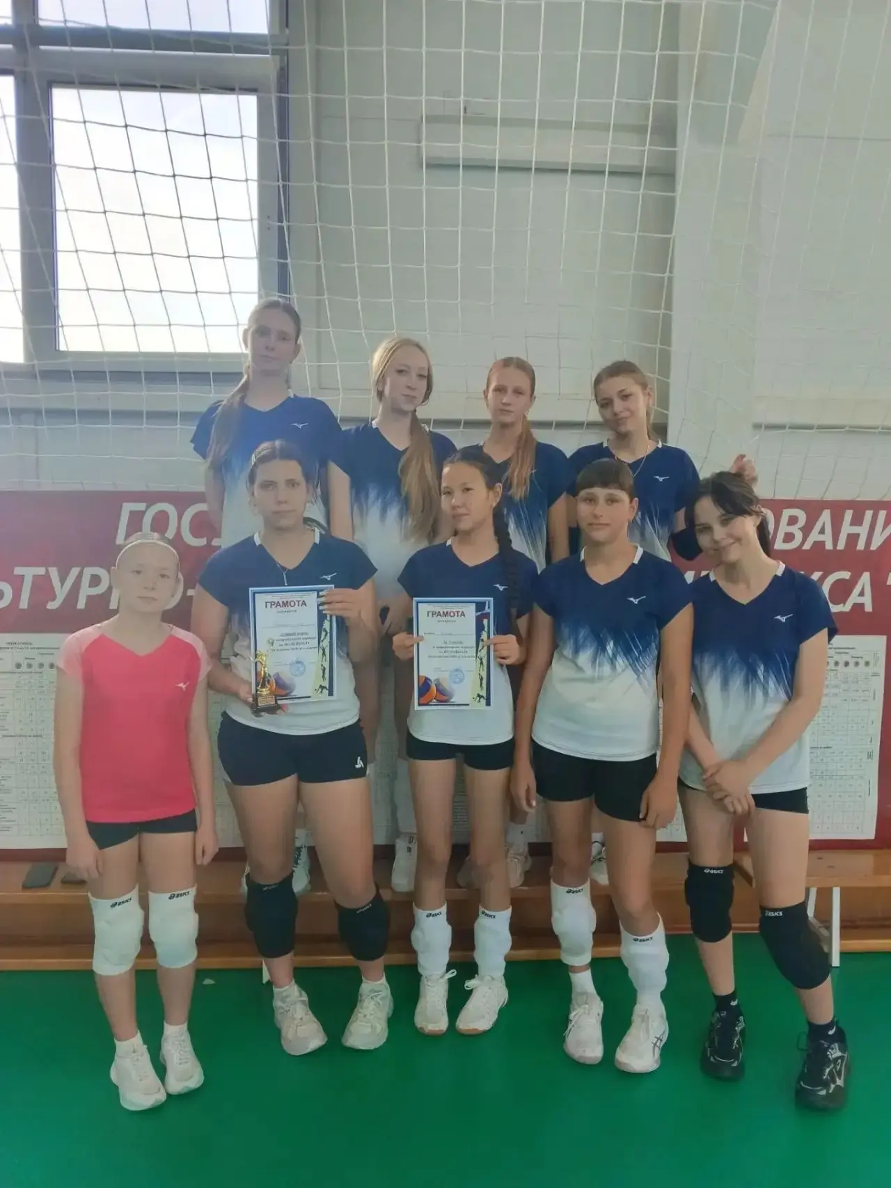 Команда Карасукской ДЮСШ вернулась с волейбольных соревнований в Каргате. Поездка получ...