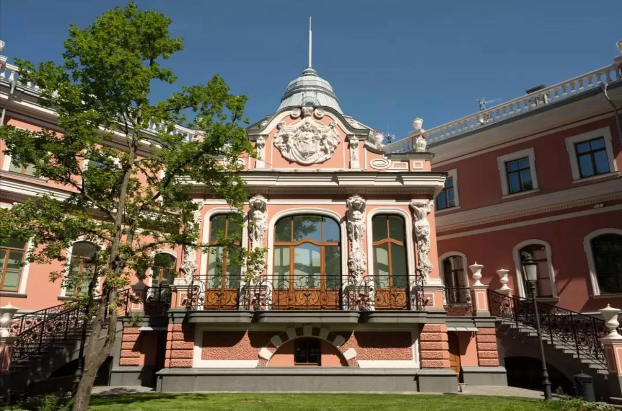 🏰 Необычный дворец на Крестовском острове — интересная локация для прогулки и красивых...