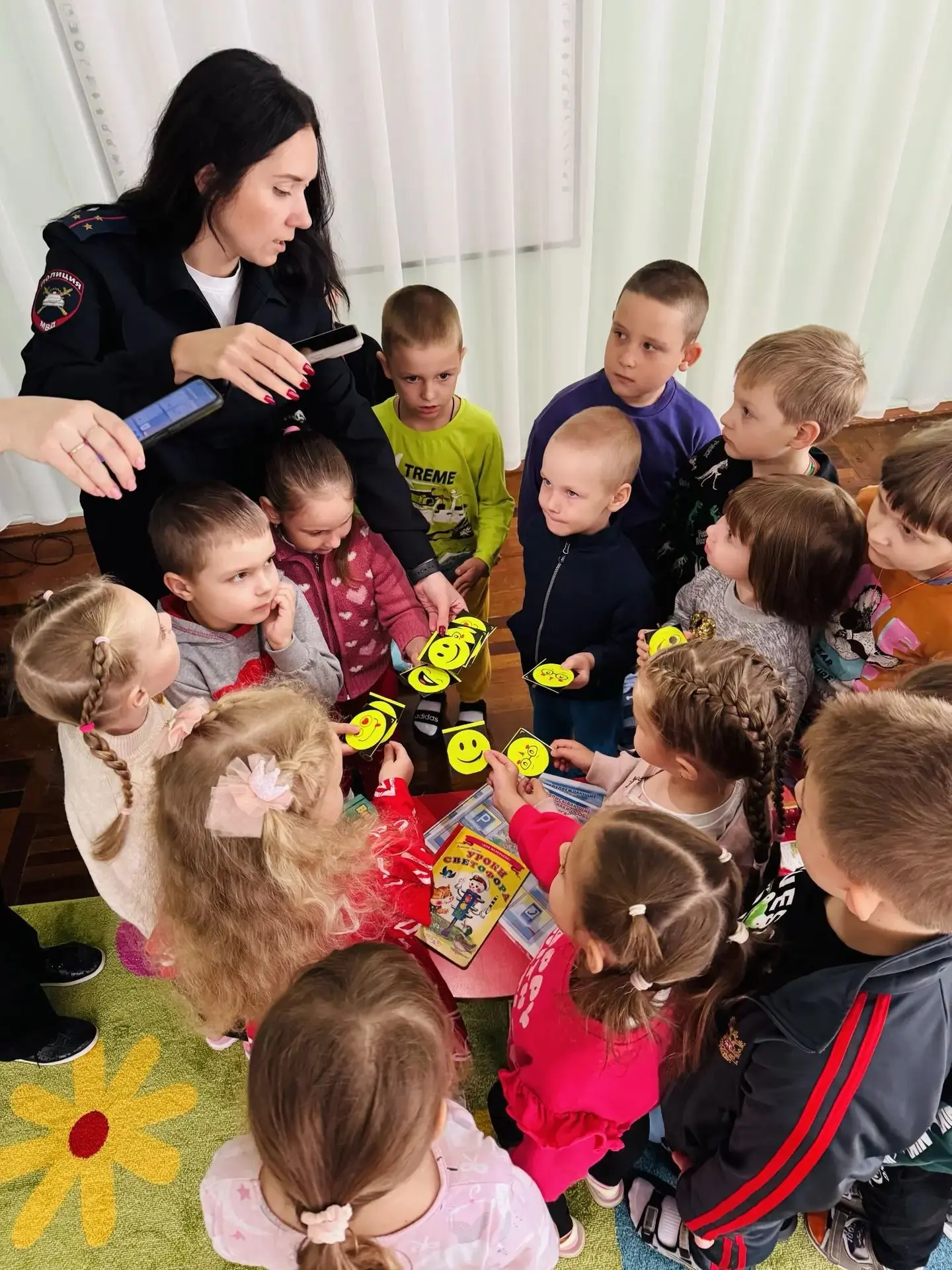 Учим правила дорожного движения.