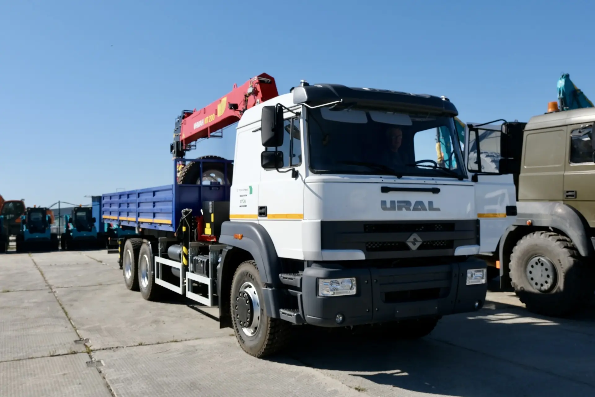 🚜Примтеплоэнерго пополнило автопарк новым специализированным автомобилем Урал