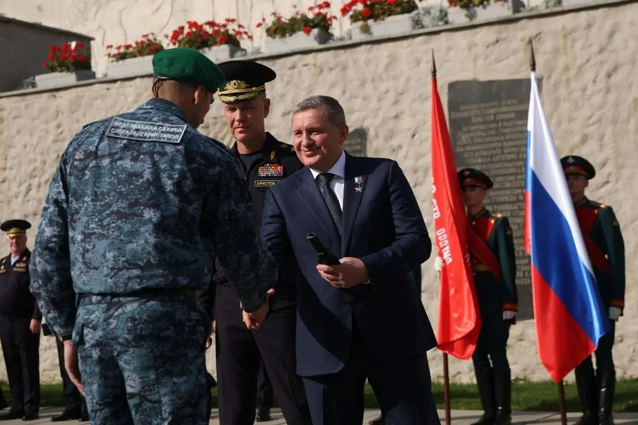 На Мамаевом кургане сотрудники Федеральной службы судебных приставов получили зелёные б...