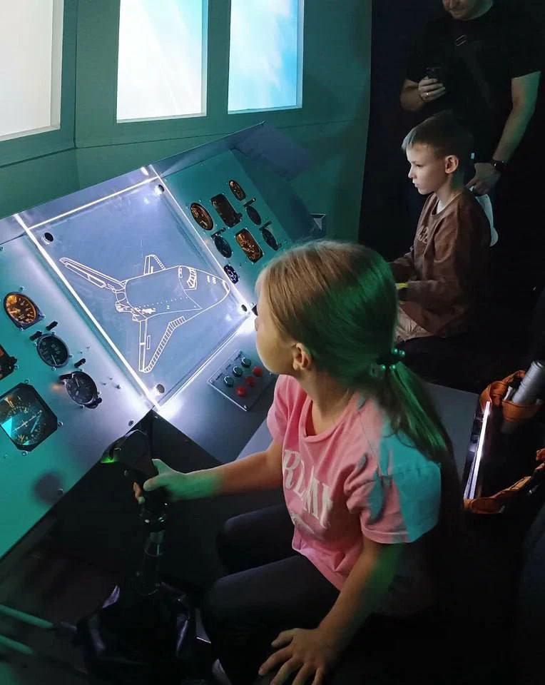 Отправляемся исследовать борт легендарного корабля «Буран» 🌏