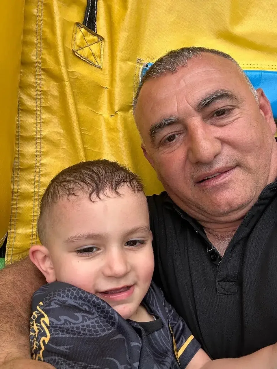 Эдуард с папой Владимиром Эдуардовичем. Поздравляю,с днём пап! Ты научил меня кататься ...