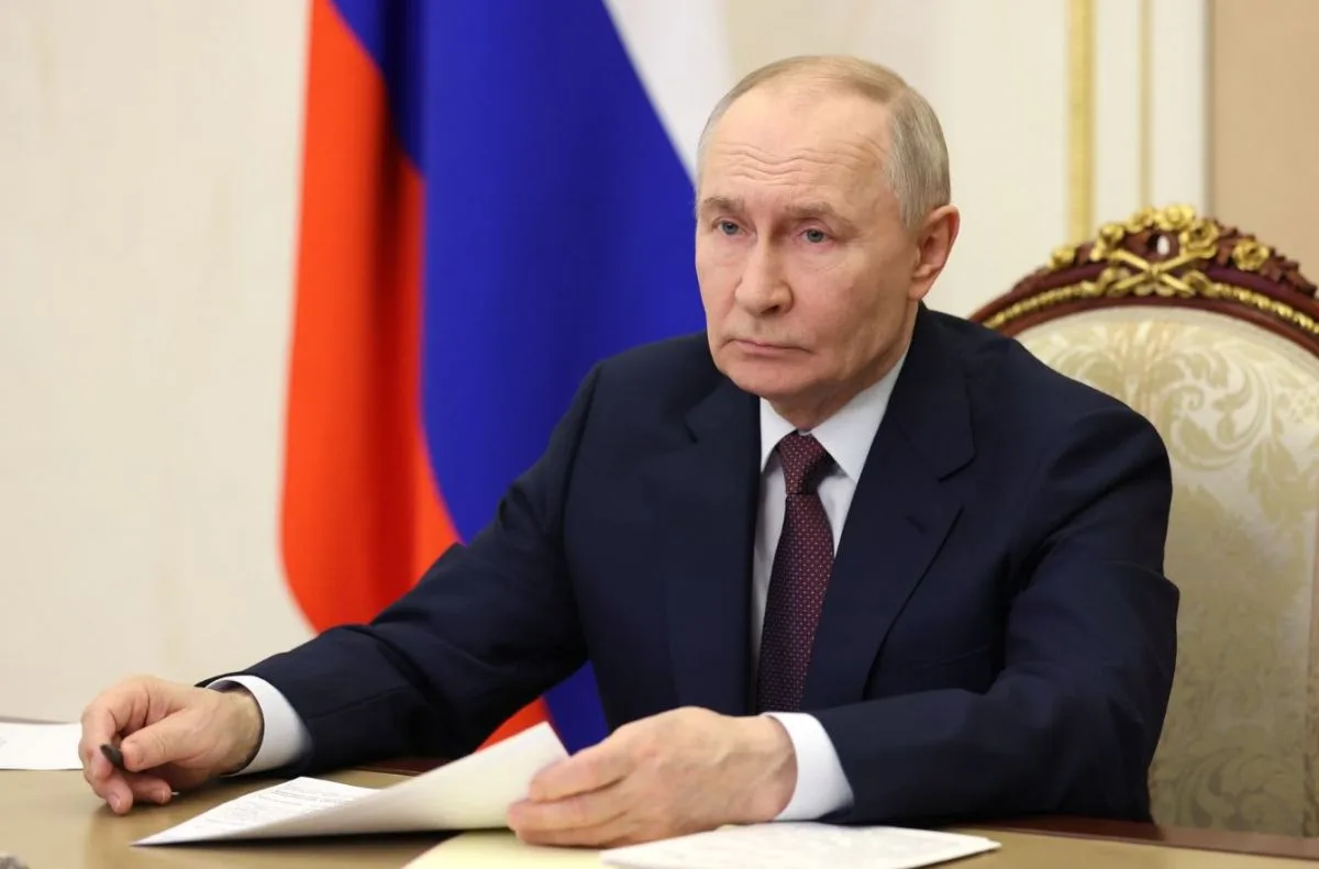 Путин по итогам разговора с Трампом подтвердил готовность РФ поставлять нефть и нефтепр...