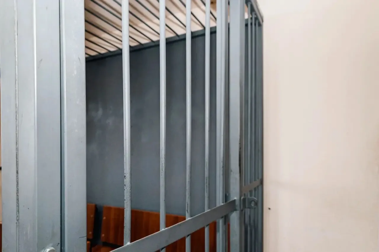 РАДУЖНИНСКИЙ ГОРОДСКОЙ СУД ИЗБРАЛ МЕРУ ПРЕСЕЧЕНИЯ В ВИДЕ ЗАКЛЮЧЕНИЯ ПОД СТРАЖУ