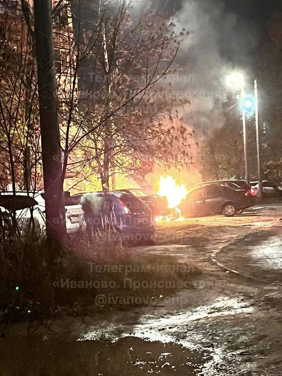 📩📤📥📨✉️Вчера вечером в 23:00 загорелся автомобиль рядом с 44 школой