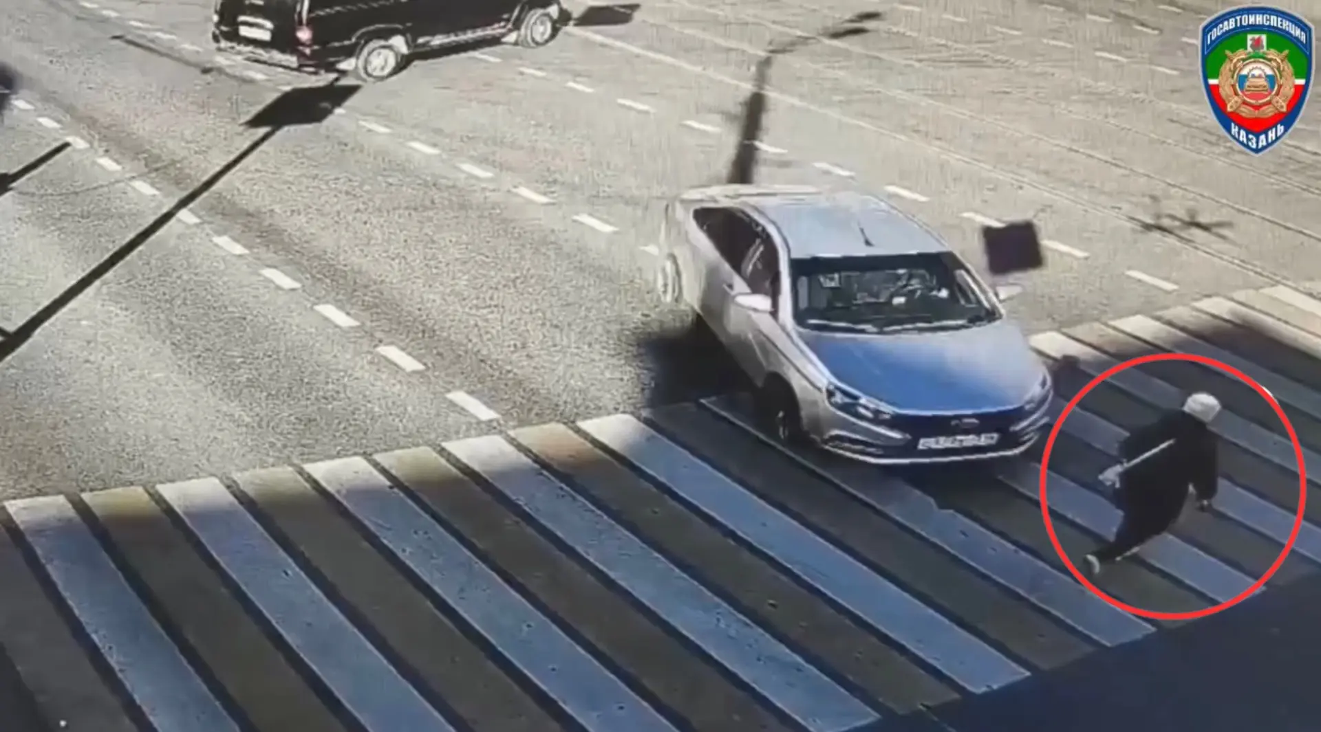 📰На видео попал момент наезда на женщину на «зебре» в Казани