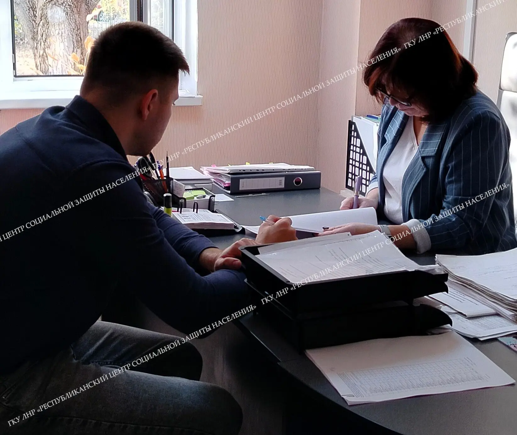 Был подписан социальный контракт между филиалом № 2 ГКУ ЛНР «РЦСЗН» в Жовтневом районе ...