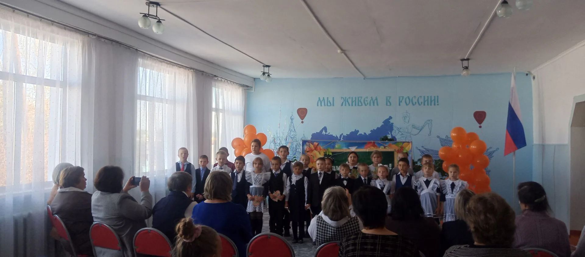 💐Сегодня  в нашей школе прошел праздничный концерт ко Дню Учителя.