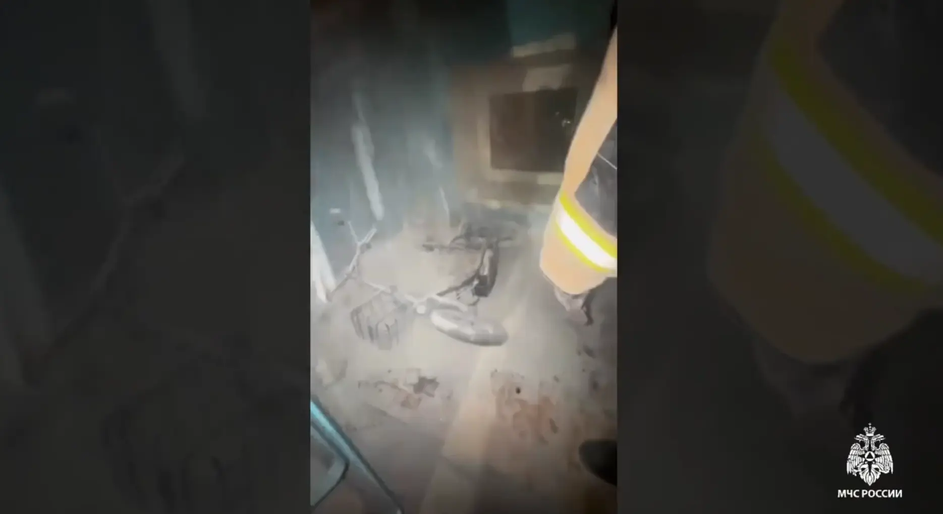 Электроскутер загорелся во время зарядки в одной из квартир дома на ул. Тверской в Ижев...