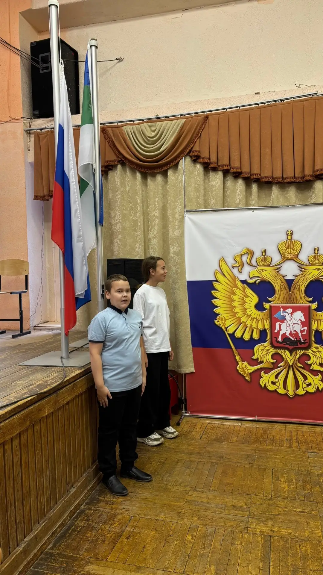 🎉 Торжественное поднятие флага — начало учебной недели в нашей школе! 🎉